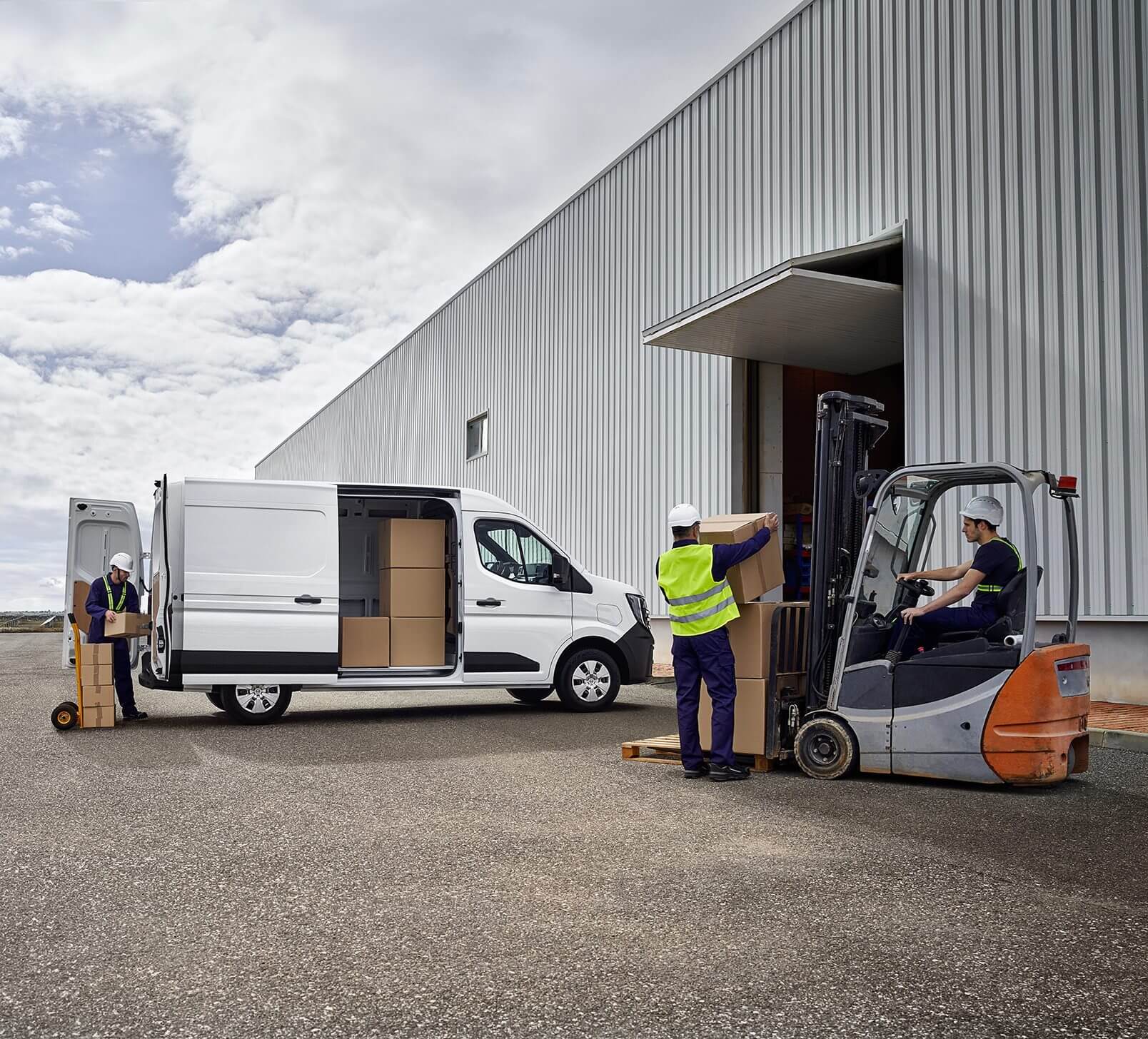 Transportbil lasta 1900 kg nissan interstar 2025