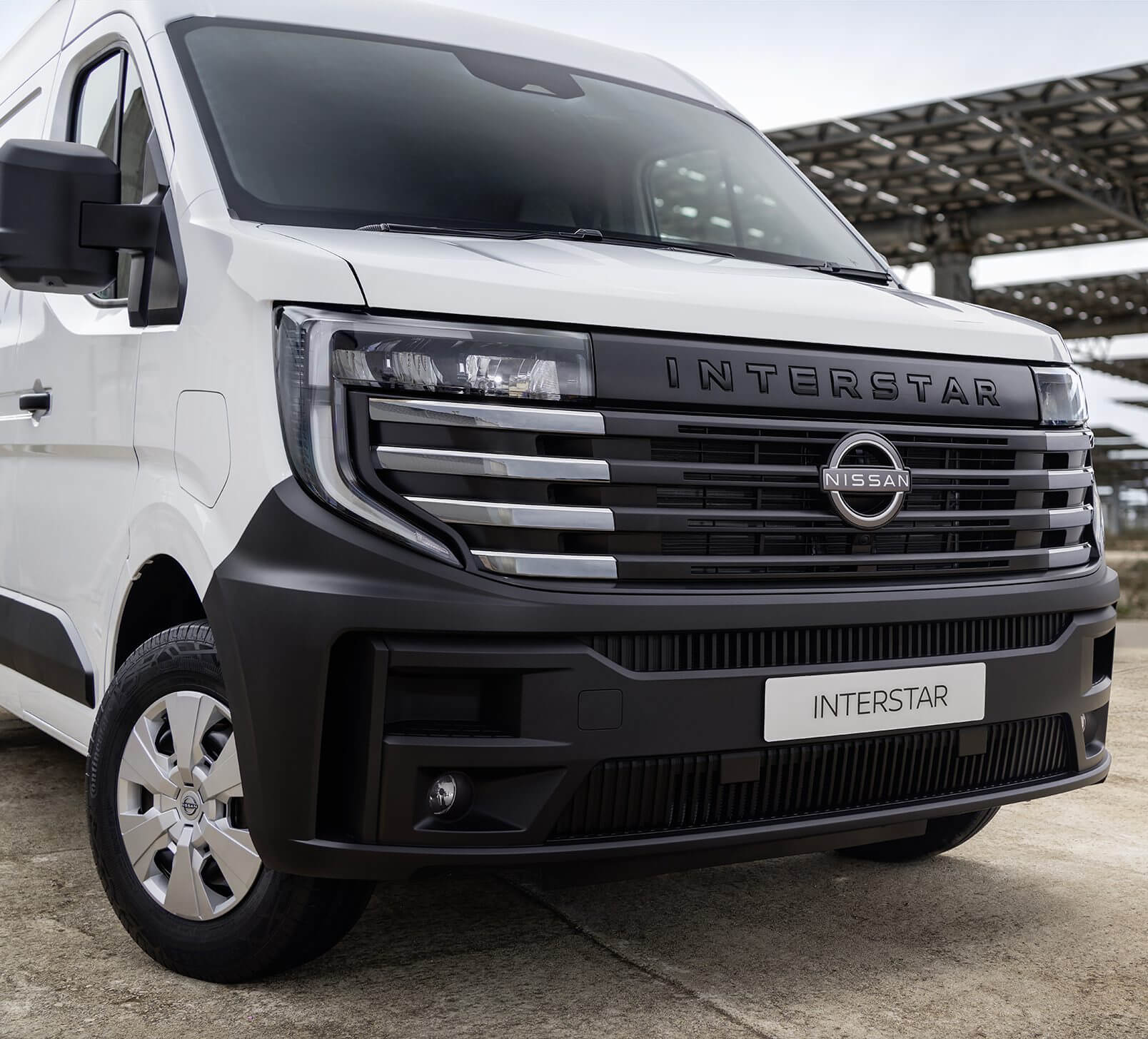 Transportbil nissan stor företag