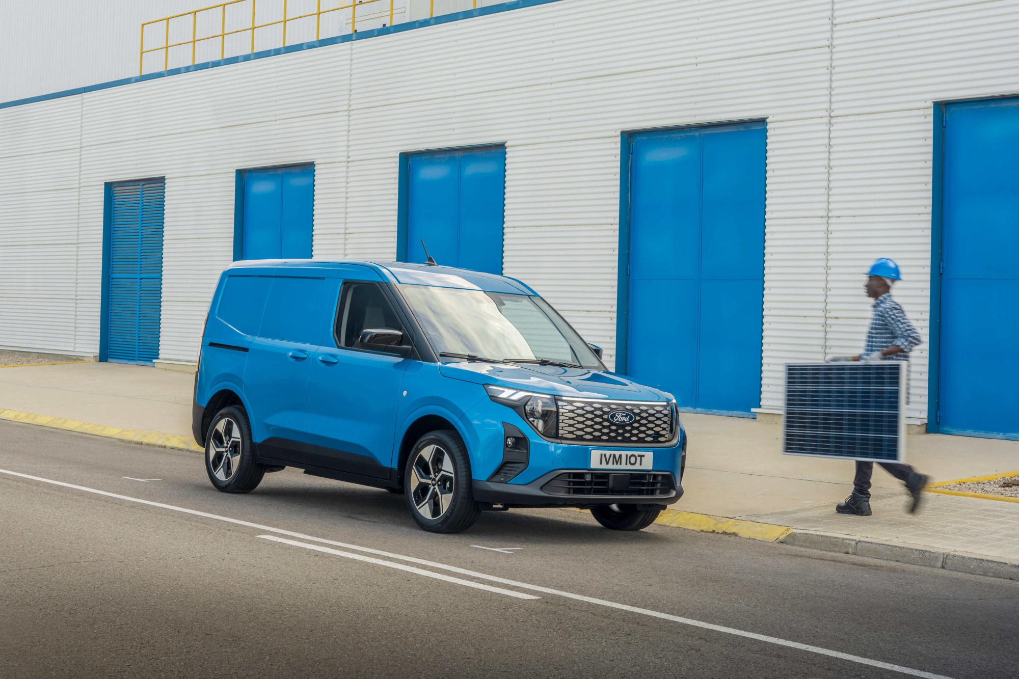 Ford Courier elbil transport 2026. 