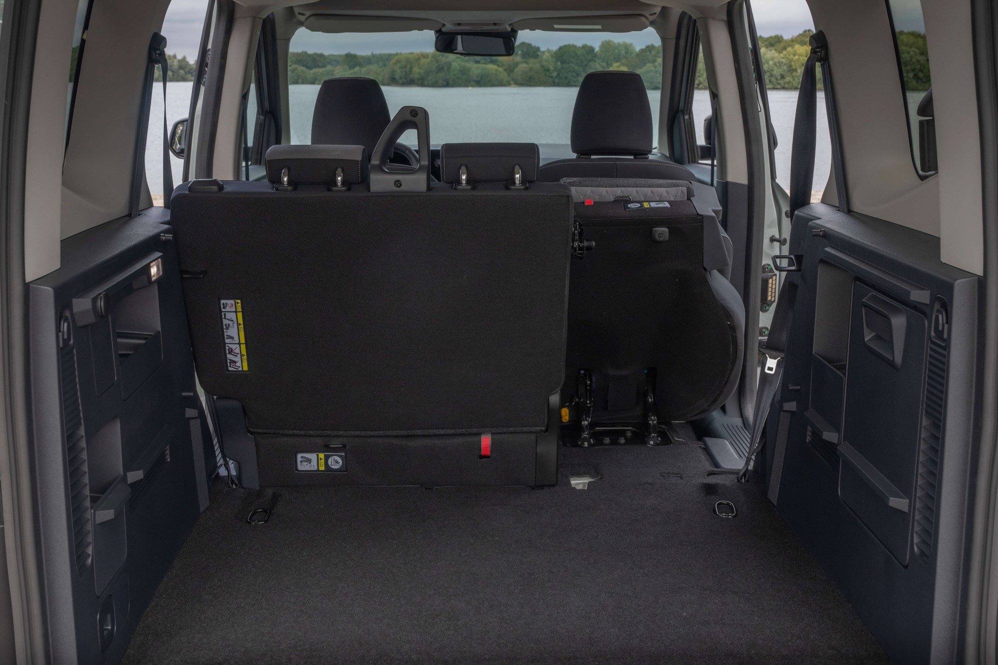 Ändra säten i transportbil. Personbil skåpbil 2026 ford tourneo courier.