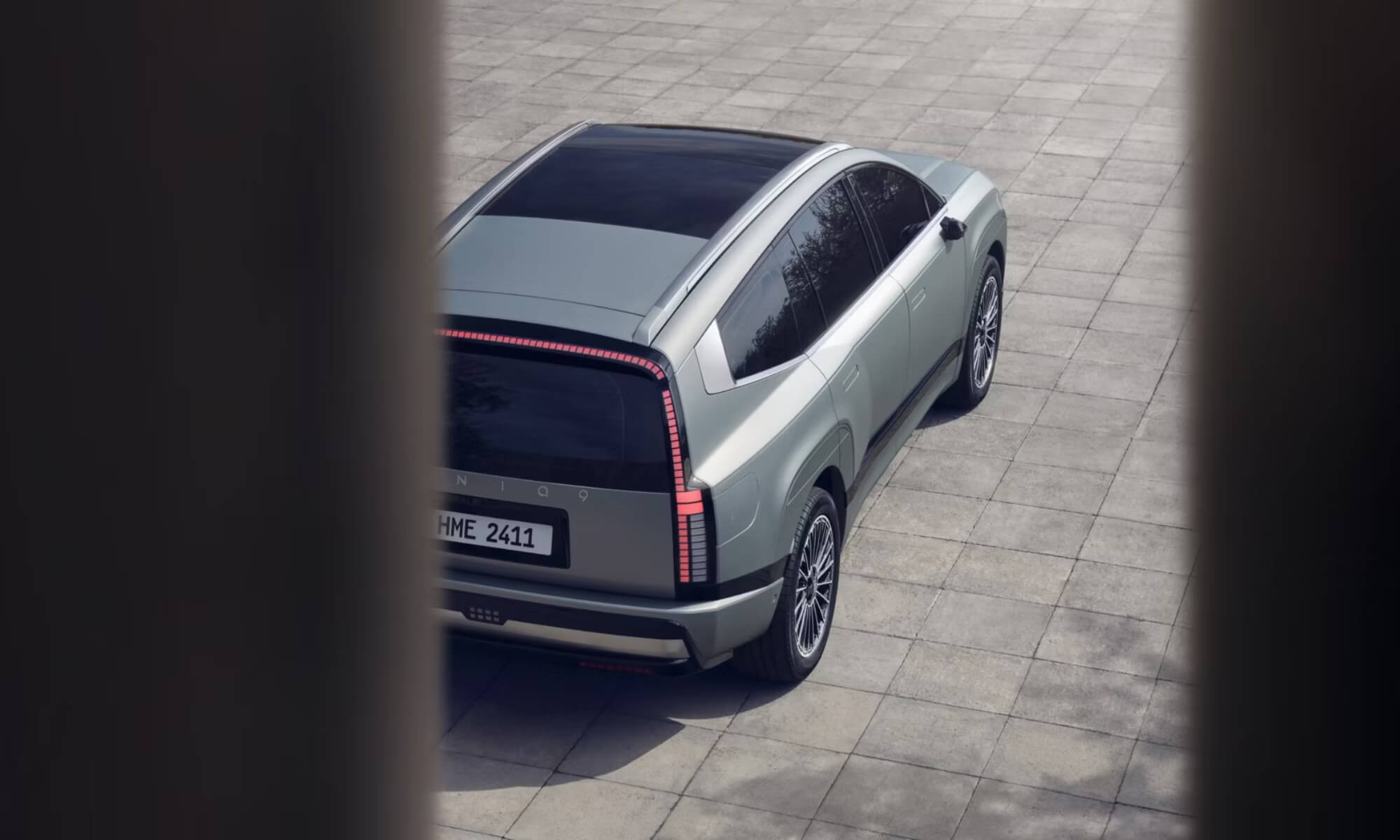 Självkörande elbil suv hyundai IONIQ 9 kan parkera själv